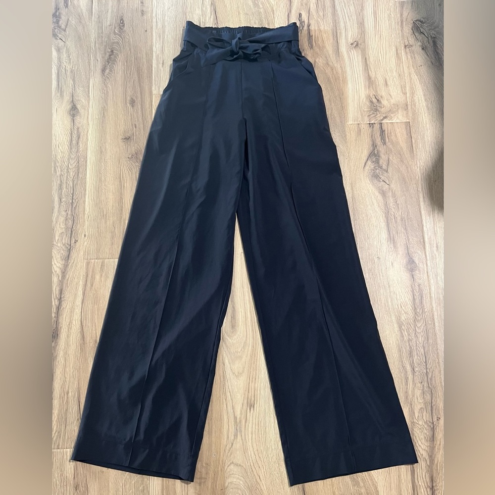 Lululemon Noir pants